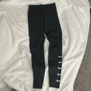 Womens nike legging, buttery soft.